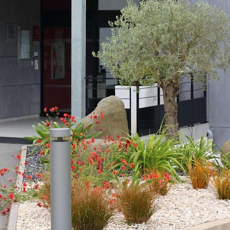 Hotel Ibis Guingamp Coeur De Bretagne Ploumagoar Экстерьер фото
