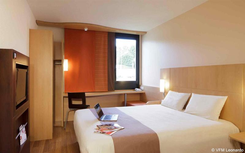 Hotel Ibis Guingamp Coeur De Bretagne Ploumagoar Экстерьер фото