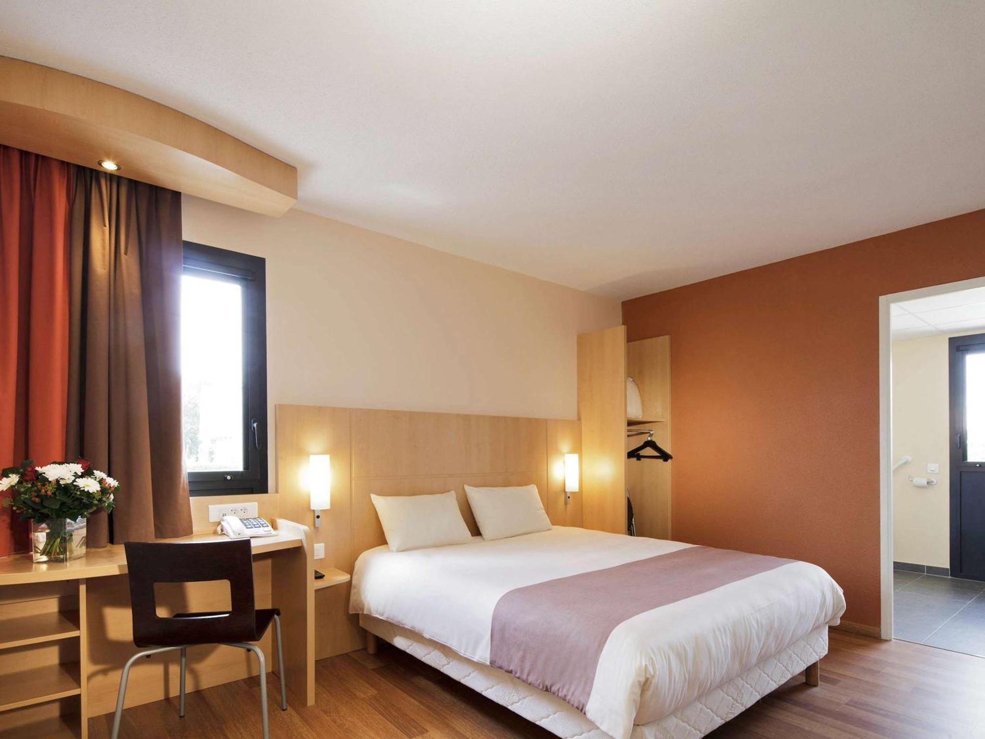 Hotel Ibis Guingamp Coeur De Bretagne Ploumagoar Экстерьер фото