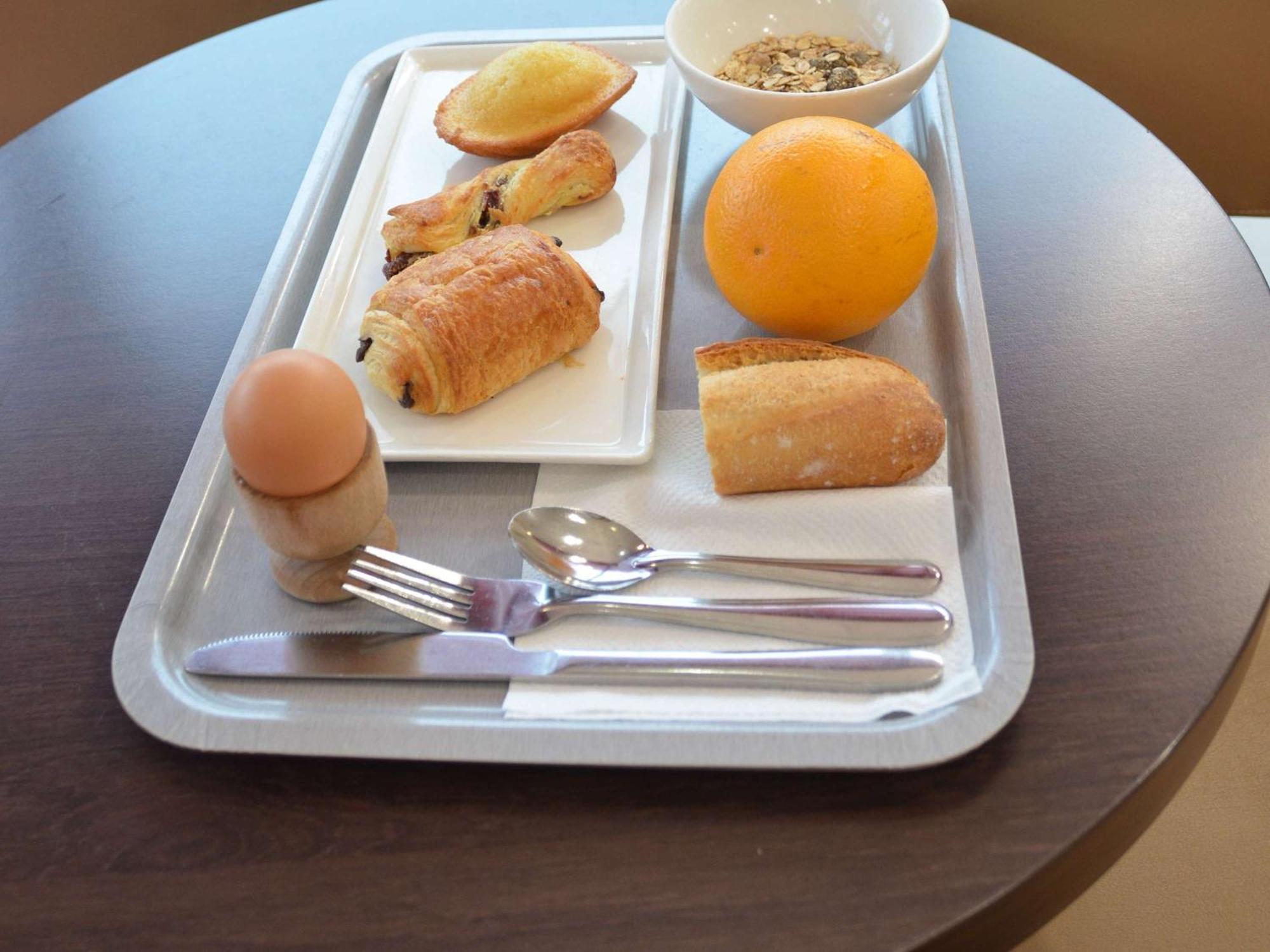 Hotel Ibis Guingamp Coeur De Bretagne Ploumagoar Экстерьер фото