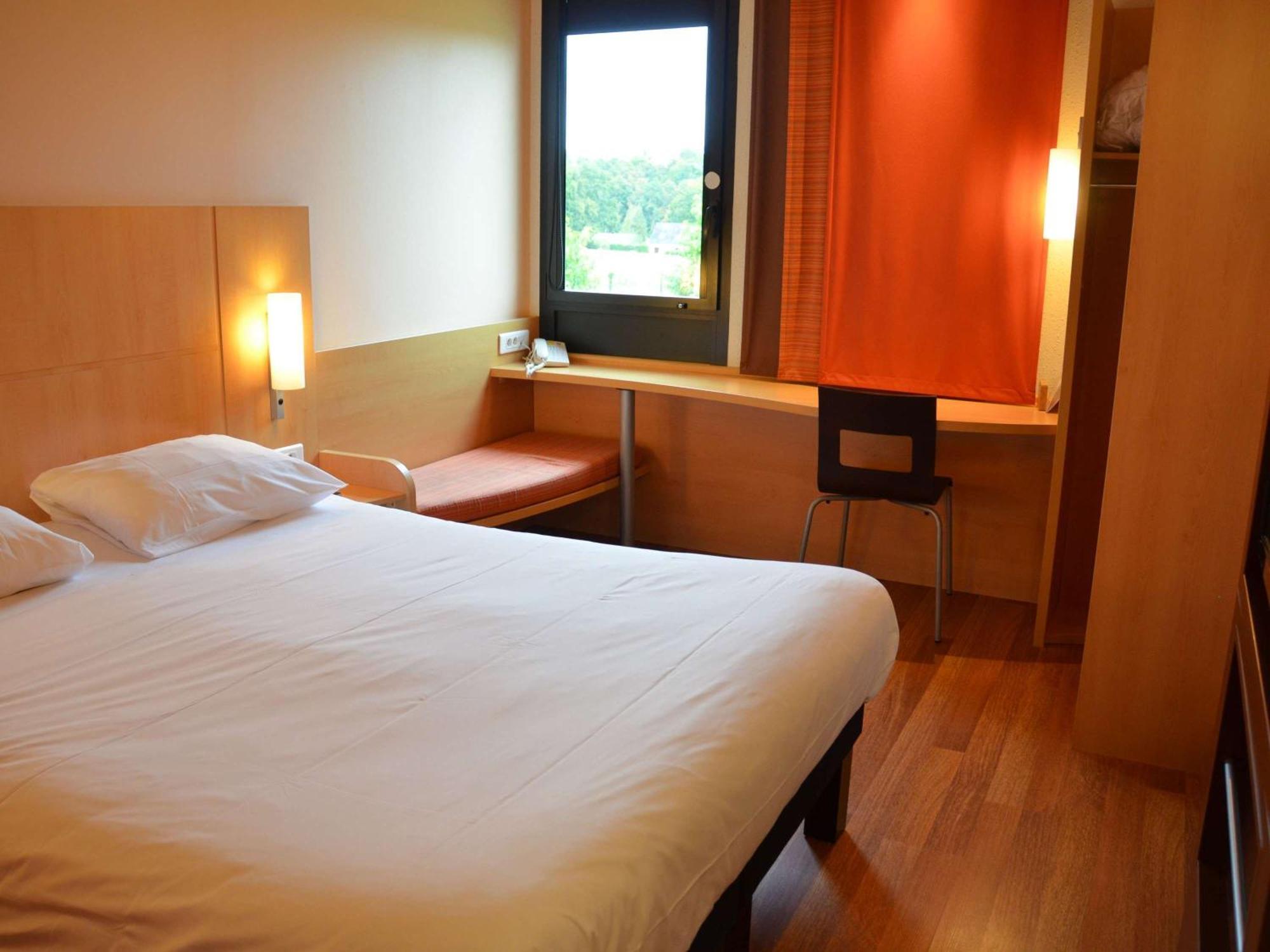 Hotel Ibis Guingamp Coeur De Bretagne Ploumagoar Экстерьер фото