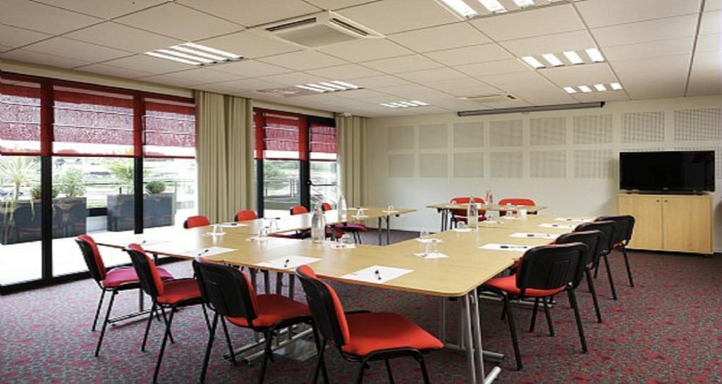 Hotel Ibis Guingamp Coeur De Bretagne Ploumagoar Экстерьер фото